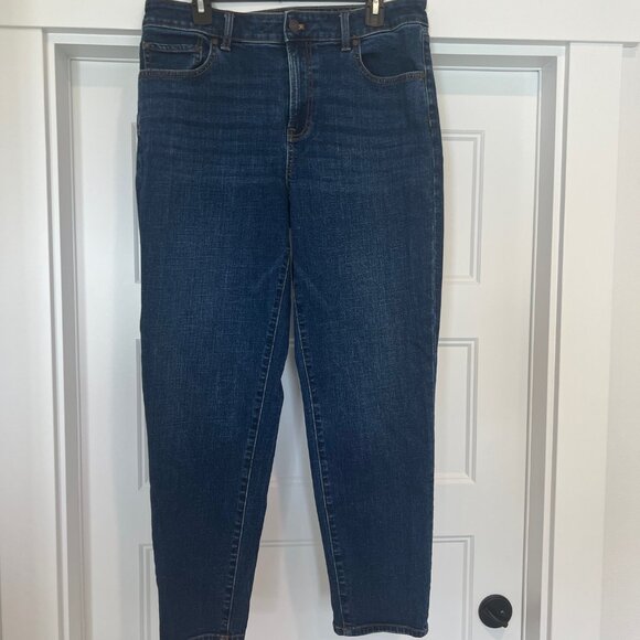 Talbots Women Everyday Relaxed Jeans in Blue Orion Wash, Size 10 - Picture 2 of 7